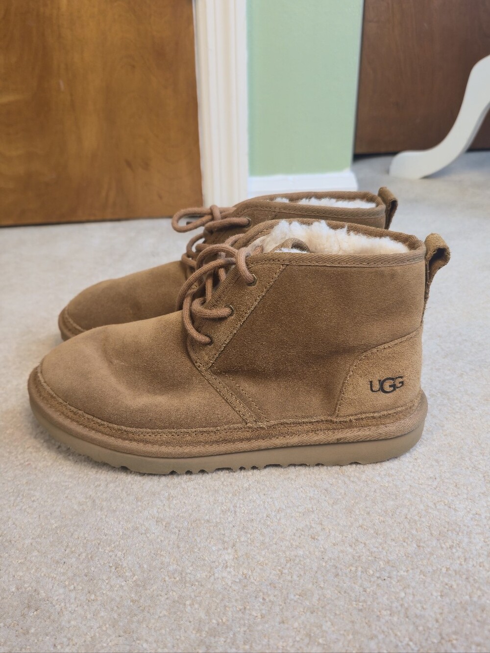 UGG Neumel Boots Chestnut Women's Size 6 Suede Sheepskin Ankle Boots Shoes
